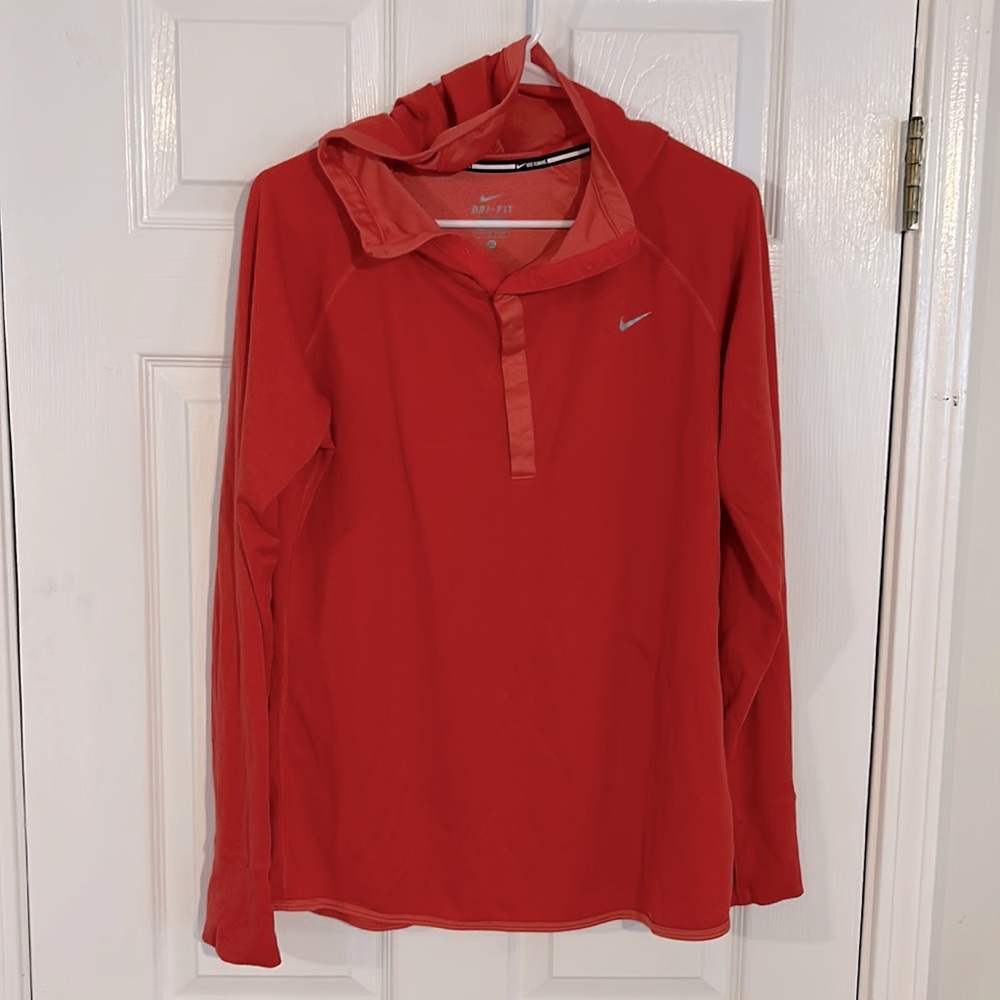 Woman’s Nike dri-fit quarter button up size XL